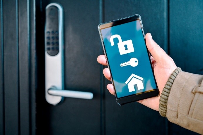 Mobile based home security facility.